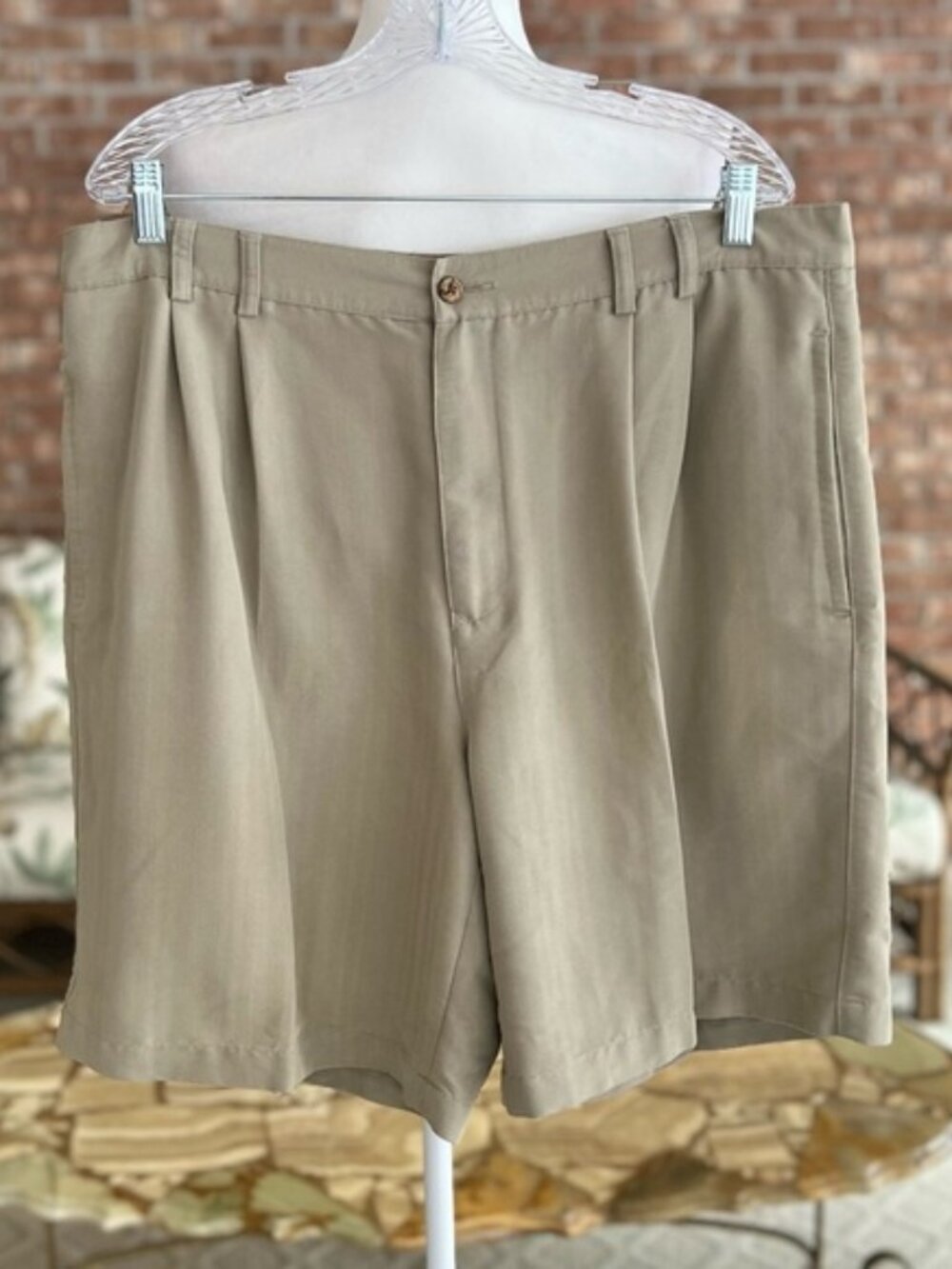 Breakwater Shorts Men’s Chino Khaki Pleated Tonal Striped Light Olive Waist 38